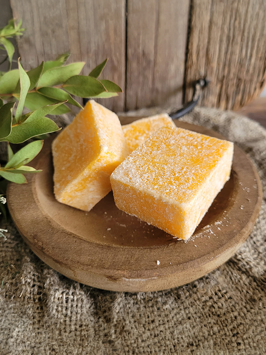 Amberblokje met ambergeur op schaaltje