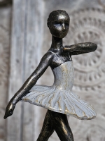 Grace in Motion &ndash; Beeldje van Ballerina