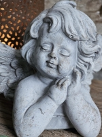 Rustige Engel &ndash; Beeldje van Beton