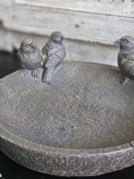 Vogelparadijs &ndash; Decoratieve waterbak met vogels