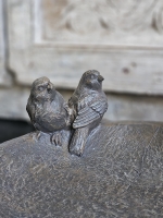 Vogelparadijs &ndash; Decoratieve waterbak met vogels