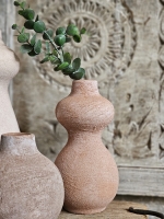 Terracotta Flow &ndash; Organische Vaas in Warm Zandrood