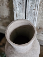 Stone Balance &ndash; Ronde Vaas in Zachtgrijs