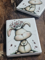 Keramisch magneetje konijn met bloemenkroon