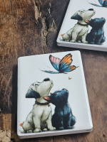 Keramisch magneetje hond en kat met vlinder